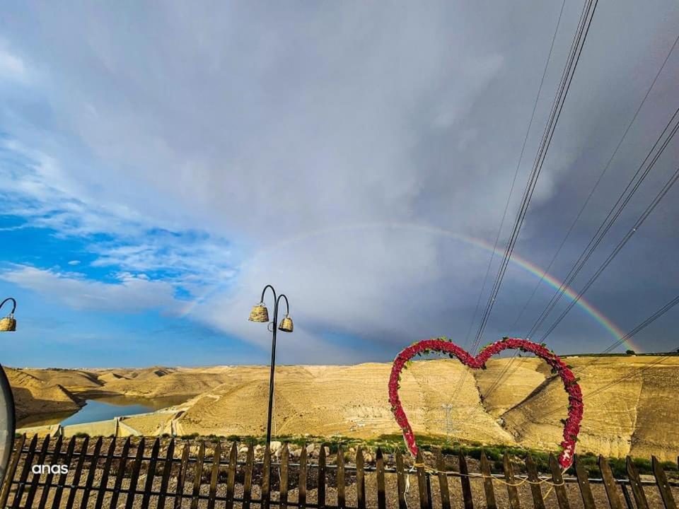 Wadi Al-Wala View Camp Hotel Madaba Bagian luar foto