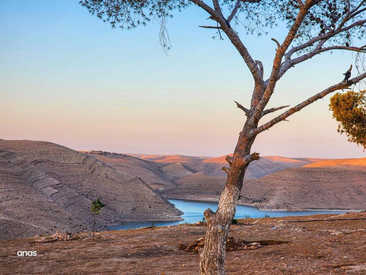 Wadi Al-Wala View Camp Hotel Madaba Bagian luar foto