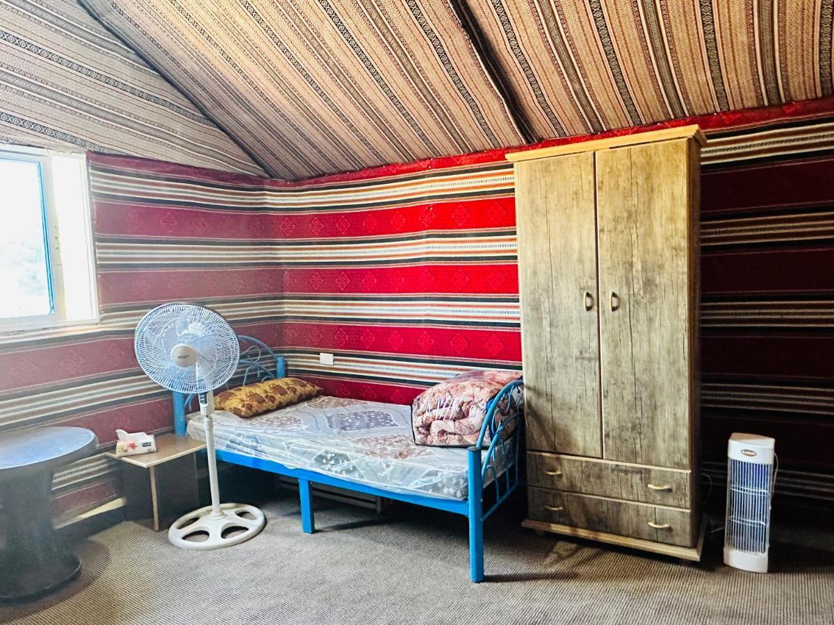 Wadi Al-Wala View Camp Hotel Madaba Bagian luar foto