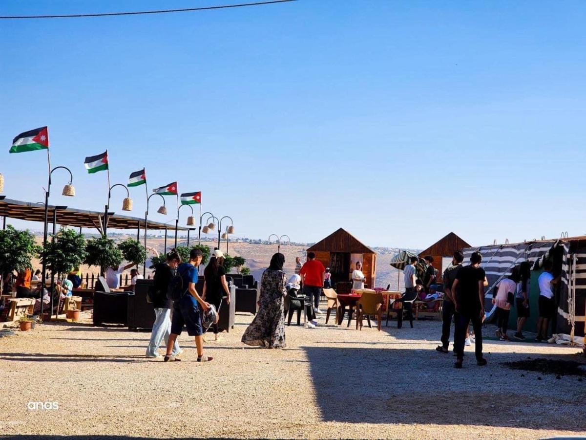 Wadi Al-Wala View Camp Hotel Madaba Bagian luar foto