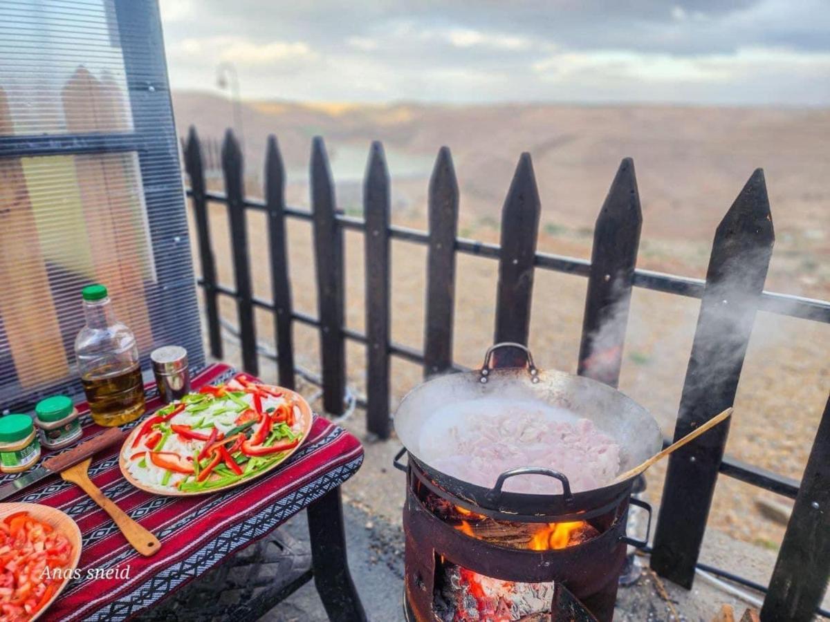Wadi Al-Wala View Camp Hotel Madaba Bagian luar foto